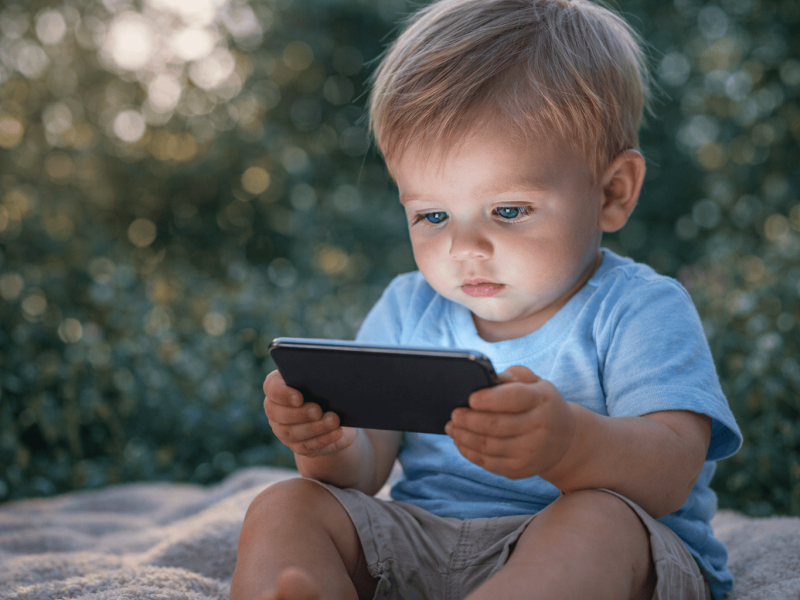 Ekrani i razvoj govora